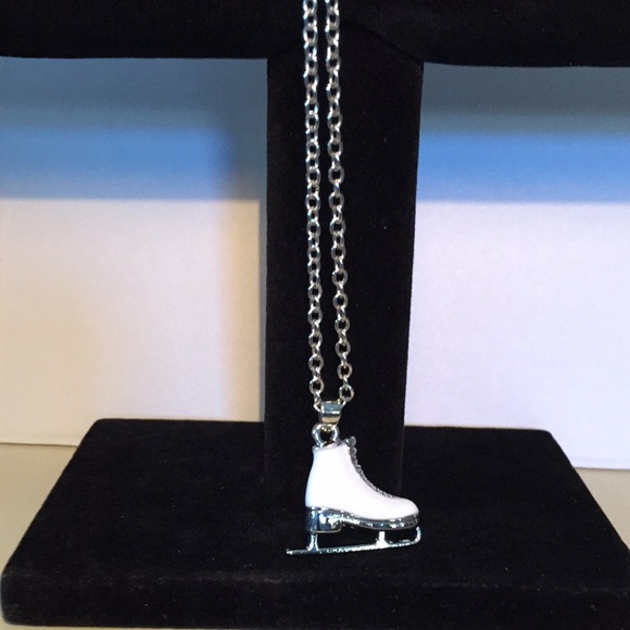 🍏50% OFF/3+...Ice Skate Shoe Pendant Necklace - Picture 3 of 5